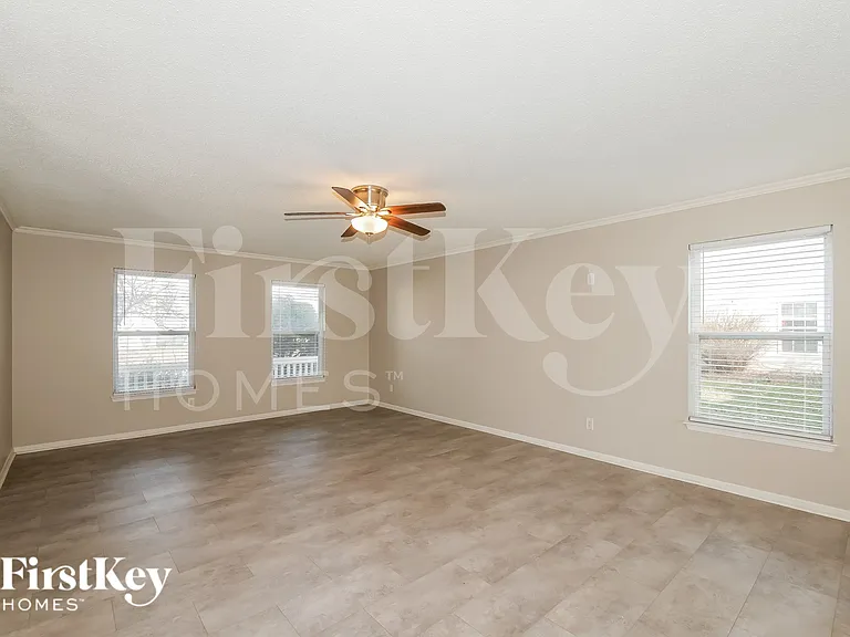6845 Woodland Heights Dr — Photo 8