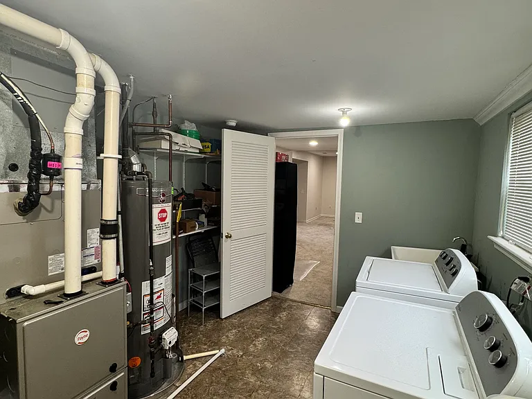915 Huntclub Blvd — Photo 12