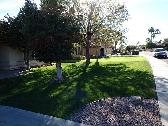 5th image of 1215 E Divot Dr