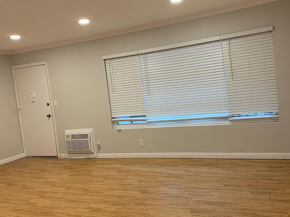 5th image of 105 S Hayworth Ave APT 6