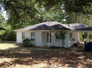 3115 Montgomery Rd, Huntsville, TX 77340