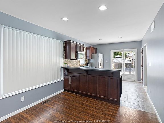 4th image of 1167 Pierre Ave