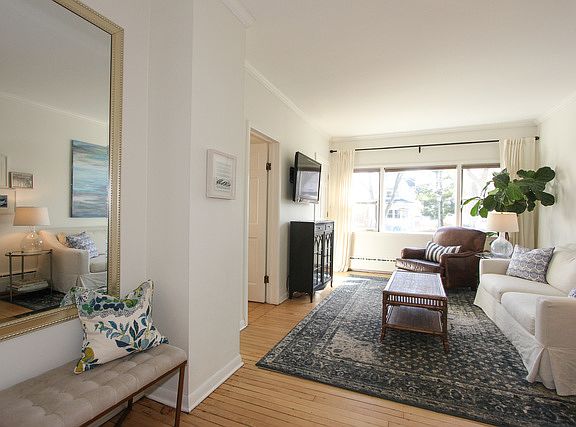 4th image of 34 Franklin Ave