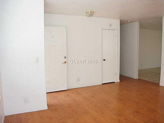 4th image of 5805 La Jolla Way