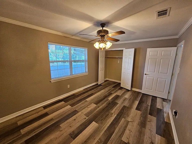 405 Atkerson Ln — Photo 15