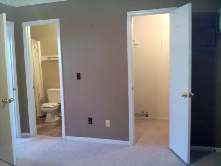 411 Townley St — Photo 3