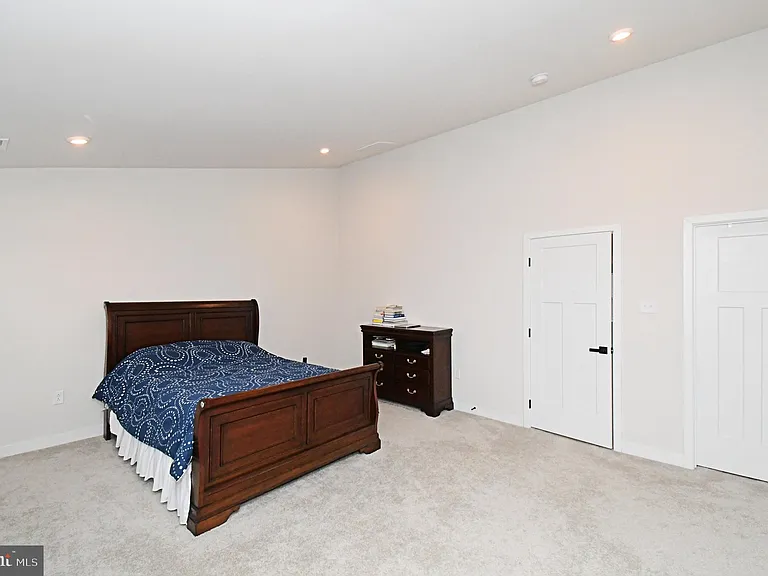 500 Sterling Dr — Photo 26
