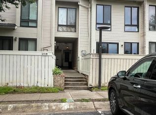 10240 Ridgeline Dr, Montgomery Village, MD 20886