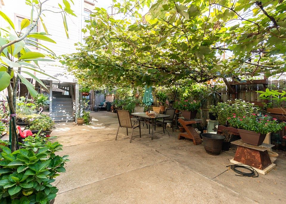 1st image of 6258 N Artesian Ave APT 3