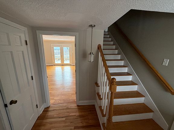 2nd image of 1152 Lovell View Dr