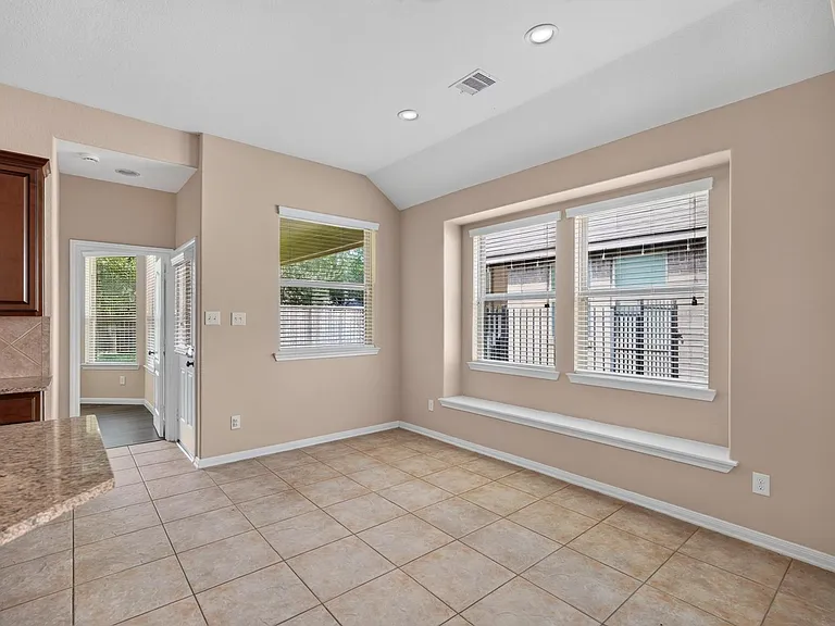 15 Butternut Grove Pl — Photo 14