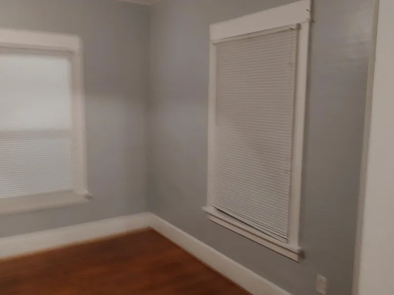1073 Dewey Ave — Photo 6