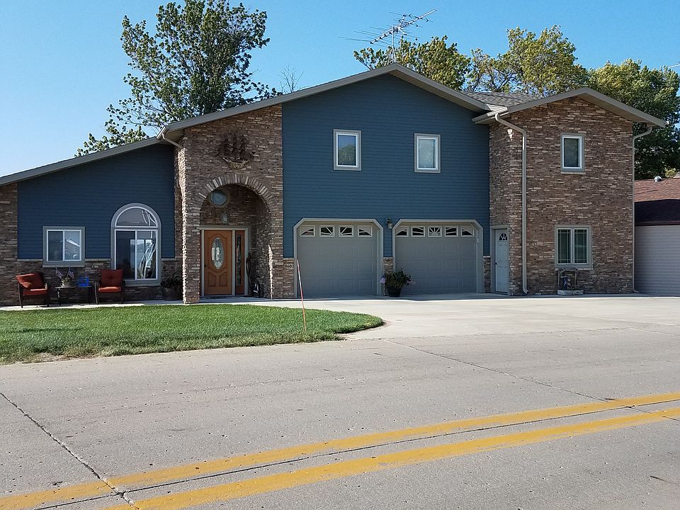 1st image of 860 E Shore Dr