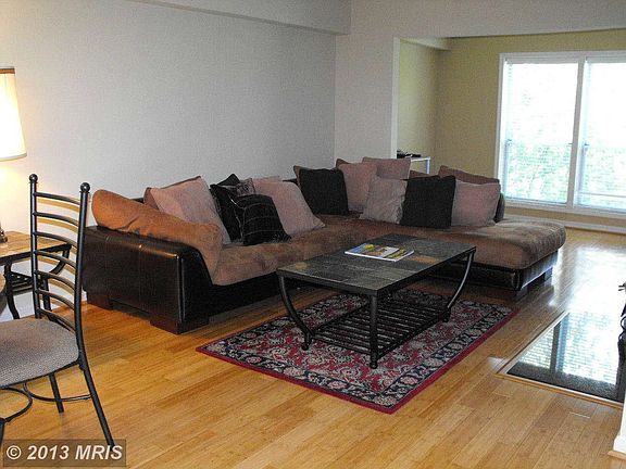 2nd image of 3175 Summit Square Dr Unit 5-E5