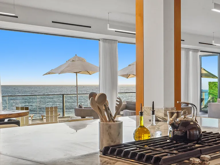 Fully equipped with high-end appliances that bring every dish to life.