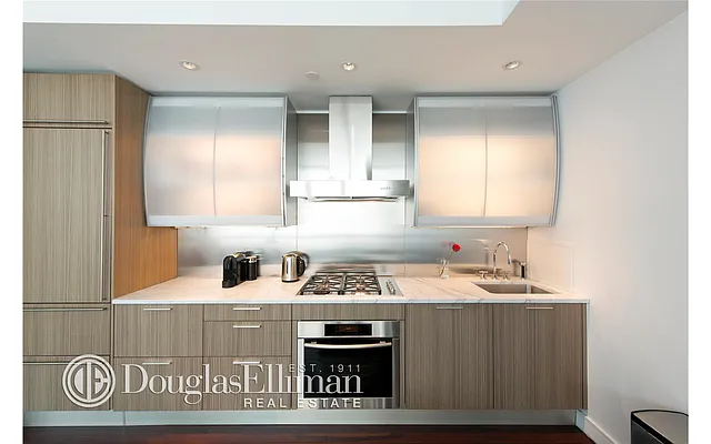 Rented by Douglas Elliman | media 39