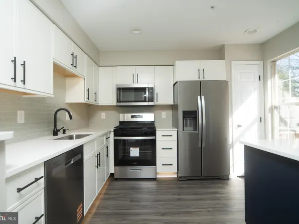 725 Pine Drift Dr, Odenton, MD 21113