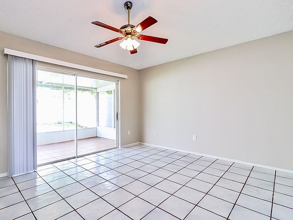 5th image of 313 Crayford Pl