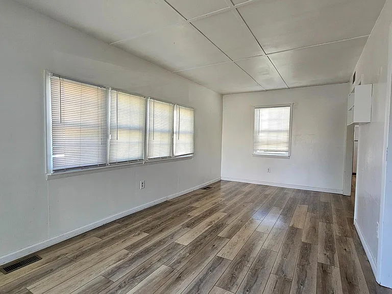 22 Plymouth Dr — Photo 12