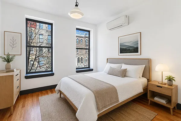 Bedroom, photo 1