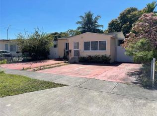 574 E 15th St, Hialeah, FL 33010