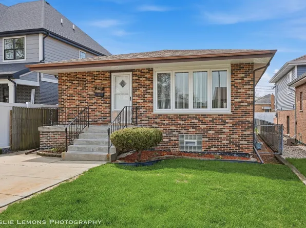 2919 W 101st Pl, Evergreen Park, IL 60805