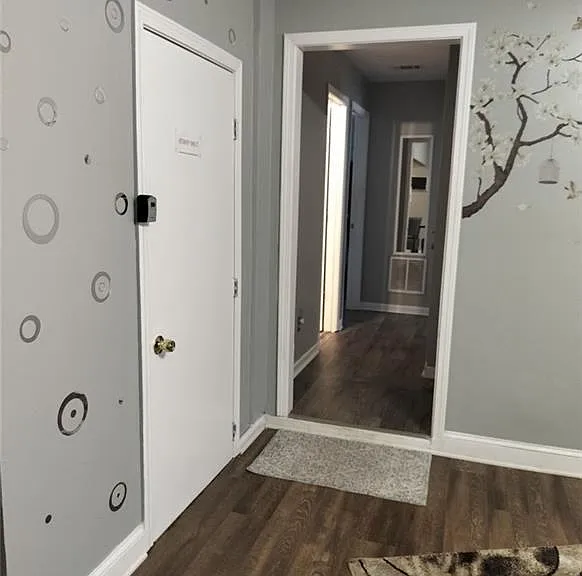 7567 Sugarcreek Dr — Photo 2