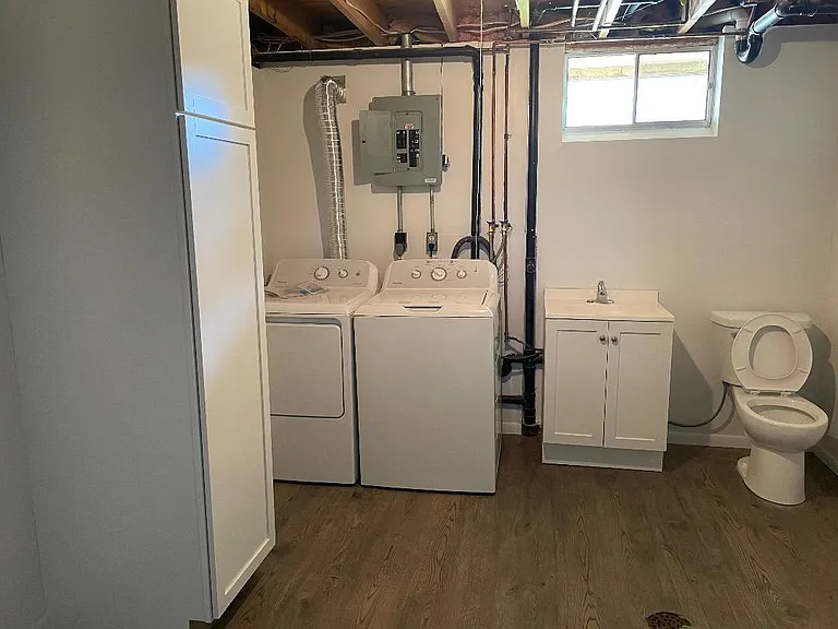 7909 Laurel Ct — Photo 15