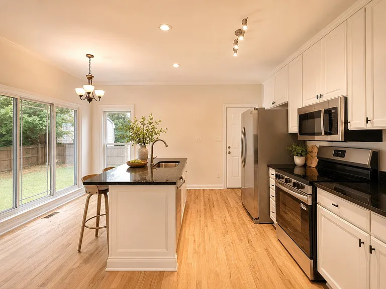 2428 Havershire Dr — Photo 5