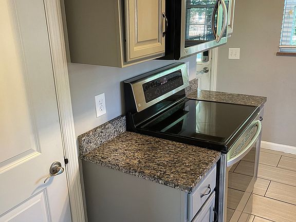 5th image of 115 Holaday Ln