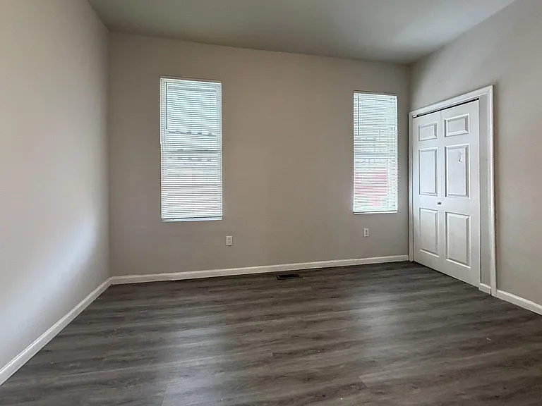 2229 N Cleveland St — Photo 8
