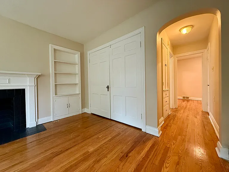 2525 Glenmary Ave #1 — Photo 5