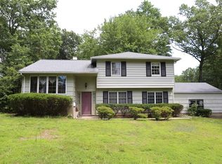 4 Greendale Rd, New City, NY 10956