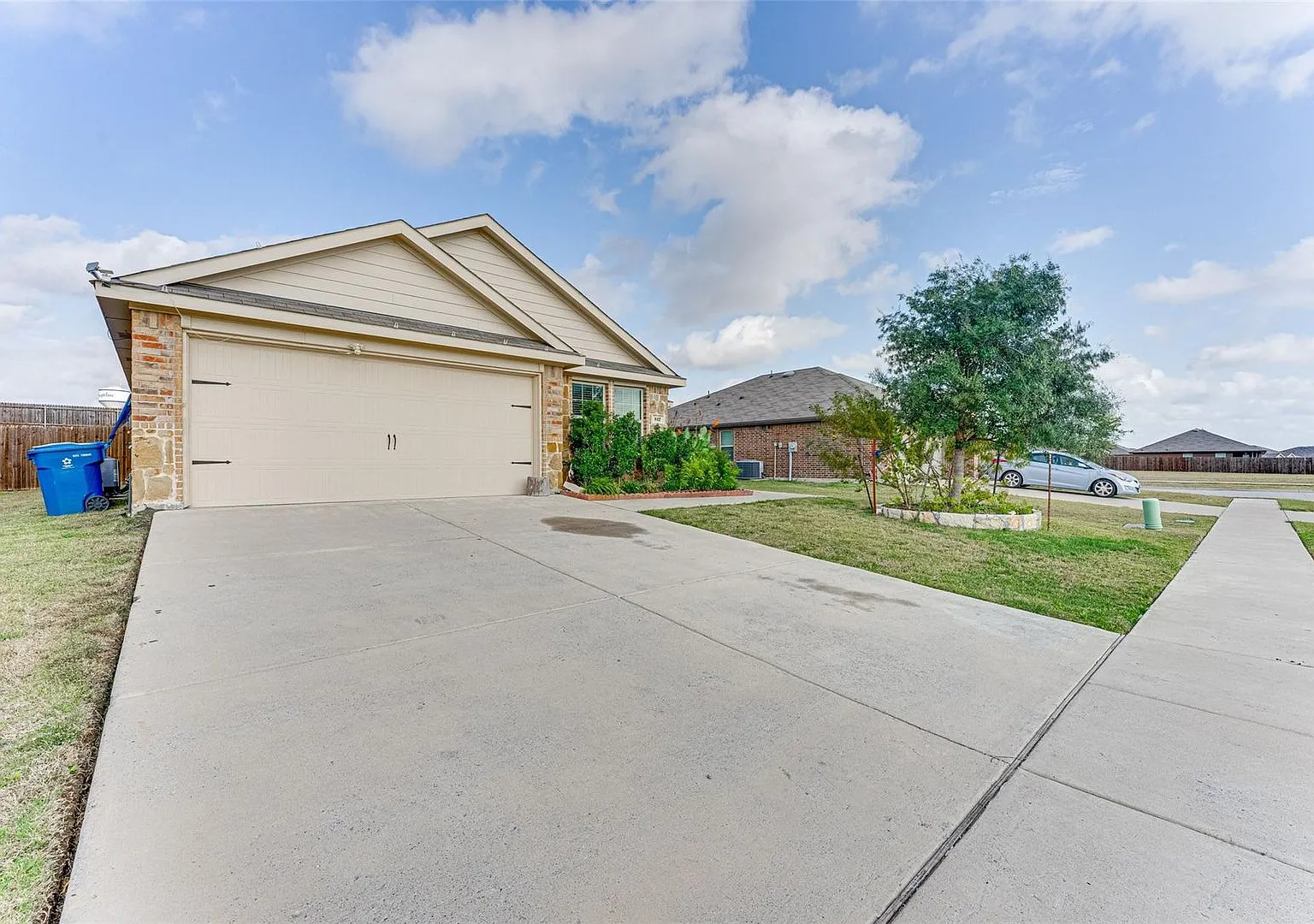 Charming 5-Bedroom Haven in Vibrant Josephine Community! — Photo 3