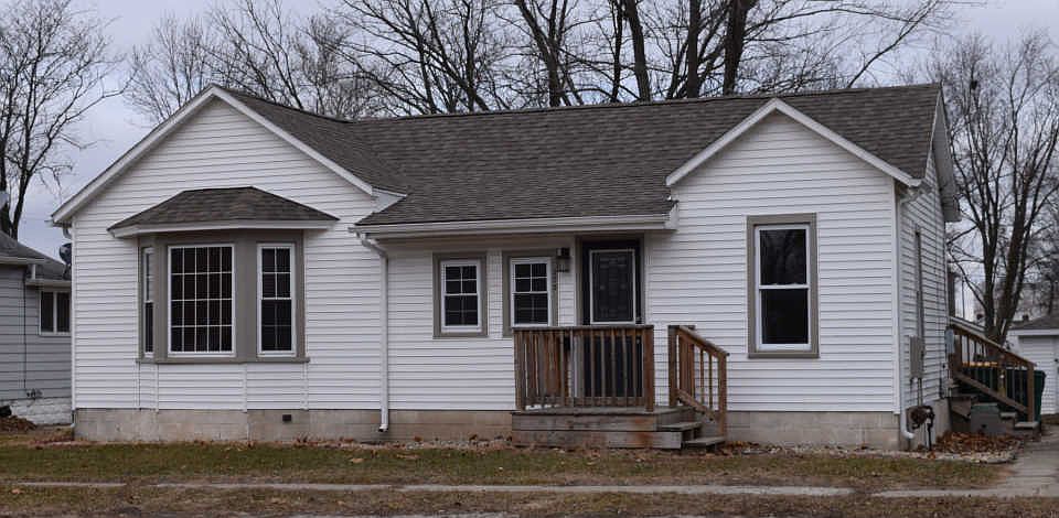 1st image of 370 W Gordon St