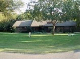 612 Oak Springs Dr, Edmond, OK 73034