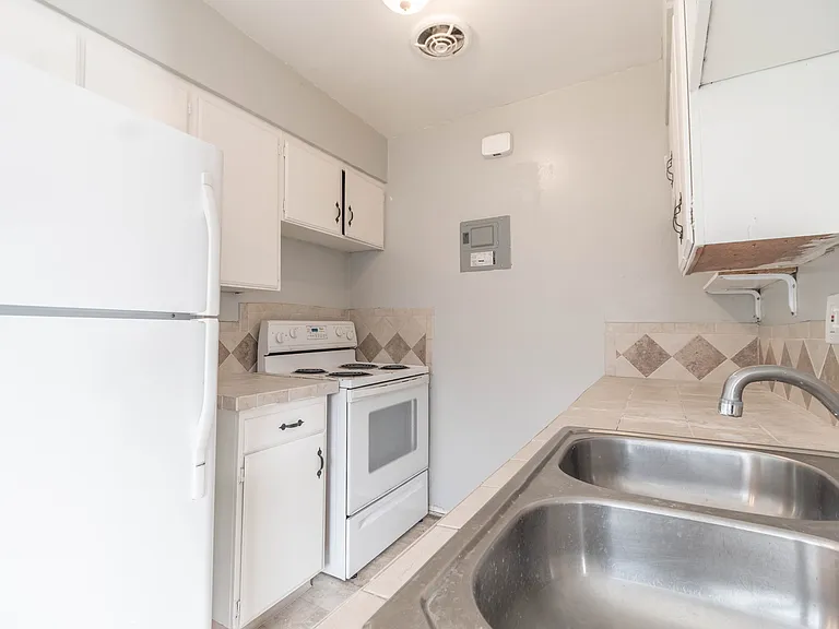 5944-5954 S Datura St — Photo 16