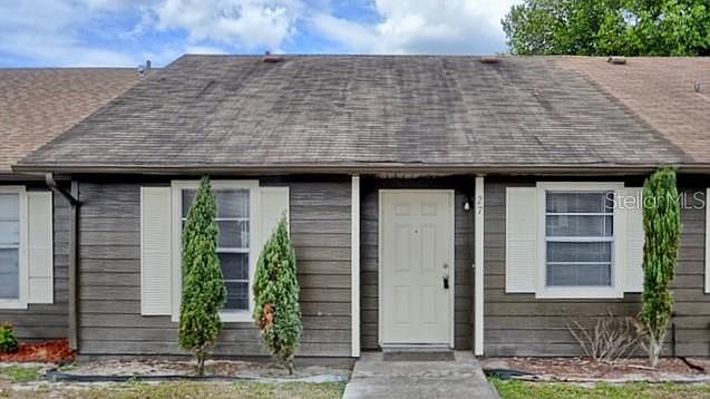 1st image of 27 Sandalwood Ct