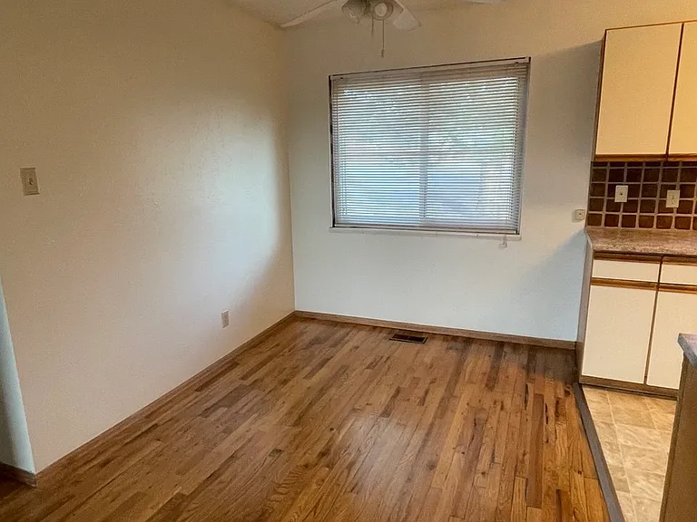 950 S Sweetwater Dr #950 — Photo 7