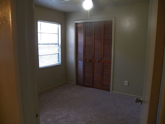 3rd image of 1308 W Sitka St