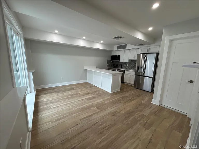 21 Prime Ave #1 — Photo 4