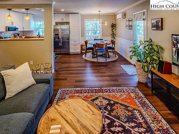 4th image of 477 Hardaman Circle