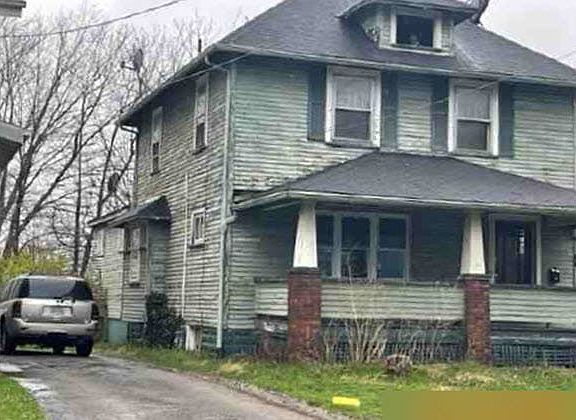 2nd image of 411 Bonnie Brae Ave NE