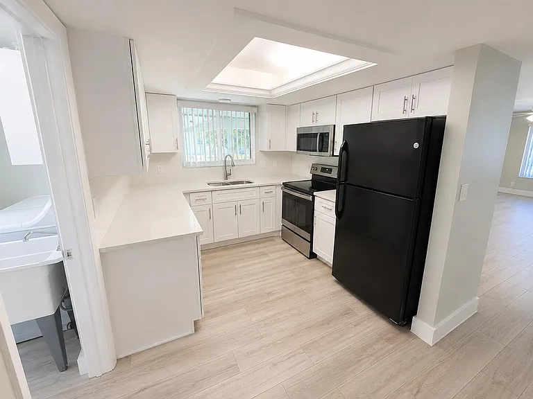 1232 Cabana Rd #1 — Photo 9