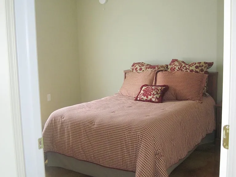 52 Trinity Ln — Photo 7