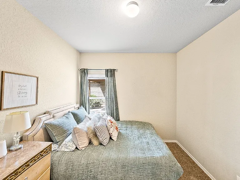 5702 Cicada Cir — Photo 27