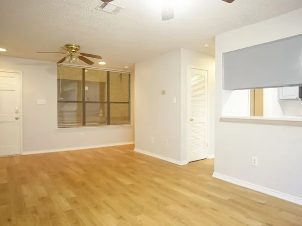 2409 Leon St APT 104, Austin, TX 78705