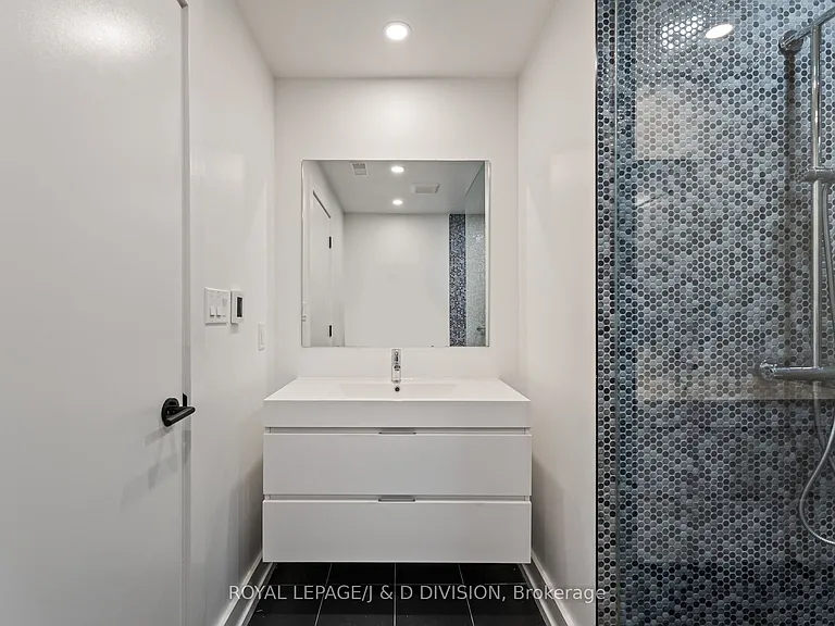 314 Lonsdale Rd #4 — Photo 36