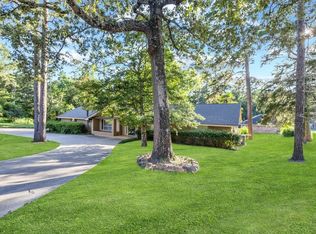 909 Linton Lanier Ln, Jasper, TX 75951