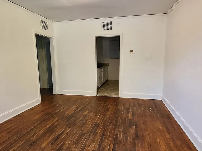 6 Woodlawn Ct — Photo 2